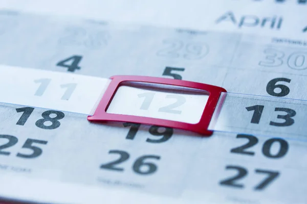 Ρύθμιση Μια Σημαντική Ημερομηνία Ένα Ημερολόγιο Ένα Κόκκινο Μολύβι Σήμανση — Φωτογραφία Αρχείου