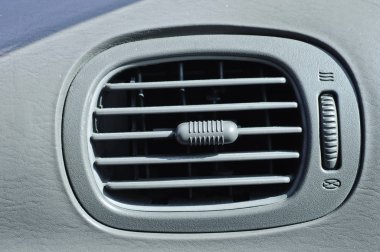 Saç kremi ile arabada soğuk hava akışını açık 