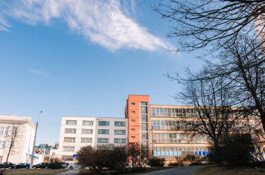 2019 yazında, Belarus 'un Minsk şehrinde terk edilmiş bir bina..