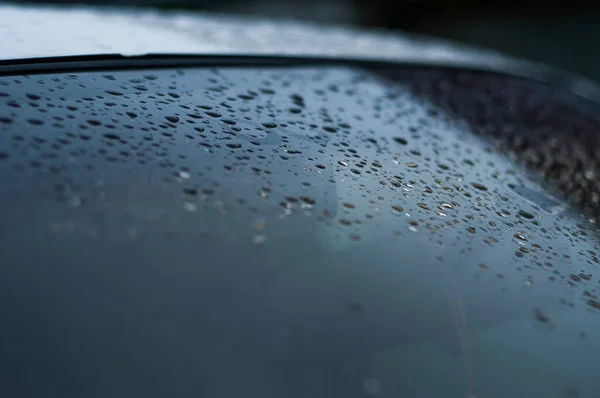 Gotas Água Capô Carro Beading Água Após Chuva Lavagem Carro — Fotografia de Stock