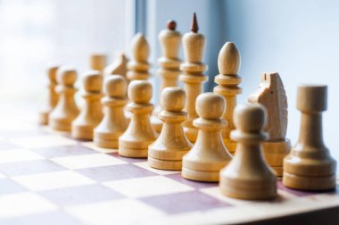 Satranç oyuncuları - insanlar, sosyal davranışlar / ağlar arasındaki ilişkileri tasvir eden figürler - grup dinamiği / liderlik ve takipçi