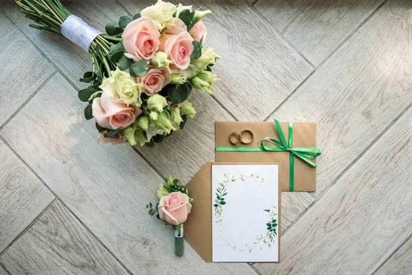 Composición Detalles Mañana Nupcial Vista Superior Anillos Boda Hermoso Ramo — Foto de Stock