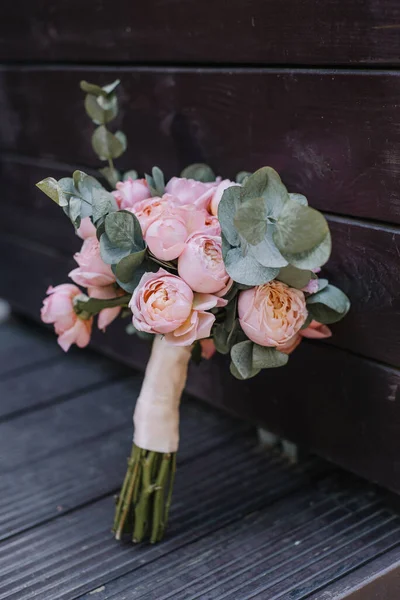 Closeup Beautiful Pink Rose Bouquet Held Gracious Bride — Stock Photo, Image