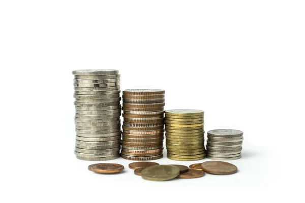 タイのお金バーツ硬貨分離ステップ階段が多く変化があります 保存お金と経済の成長の概念 白い背景のクリッピング — ストック写真