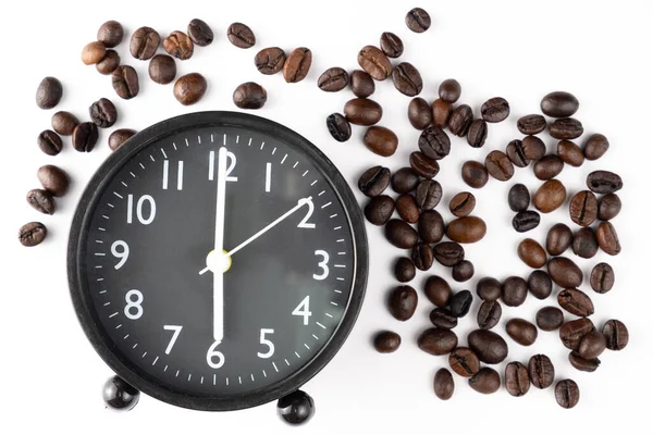 Zegar Rano Czas Wypić Kawę Obiekt Umieszczony Stosie Fasoli Kawy — Zdjęcie stockowe