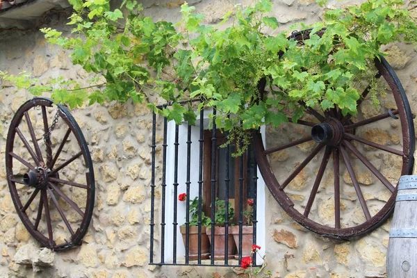 tipik ev Kiralık tekerlekler ile orijinal cephe