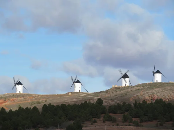 Prachtige Windmolens Zeer Oude Die Beschrijven Een Zeer Spaans Landschap — Stockfoto