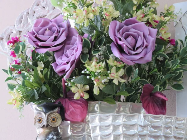 Schöne Künstliche Blumen Die Für Ihre Farbe Echt Aussehen — Stockfoto