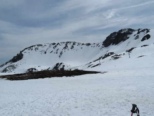 Όμορφο χιόνι στα βουνά του ένα απίστευτο χρώμα και πολύ κρύο — Φωτογραφία Αρχείου