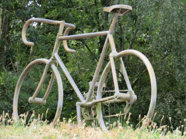 Fransa turuna çıkmak için harika bir metal bisiklet süsü.