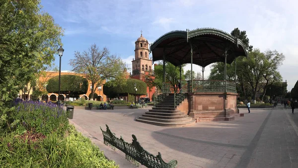 Querertaro şehir merkezinde ve onun Kiosk