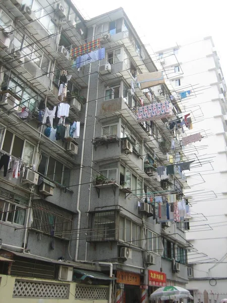 2008 yılında Shanghai giysilerle kurutma