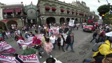 Puebla City, Puebla. Meksika. 12 Ağustos 2018. Birden fazla 8000 kişi seçim dolandırıcılık iddiasıyla eyalet seçimleri iptal etmek istiyor. Puebla şehir Zocalo