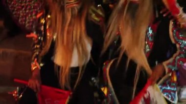 Gabino Barreda, Acatlan Puebla, Meksika. 2 Kasım 2017. Geleneksel tecuanes mezarlıkta ölülerin günü dans.