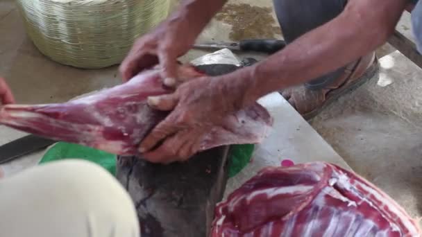 Chèvre Coupée Pour Repas Dans Ville Mexicaine Traditionnelle — Video