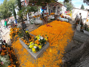 Cholula Puebla, Meksika. 2 Kasım 2018. Otantik Meksika mezarlıkta ölülerin günü