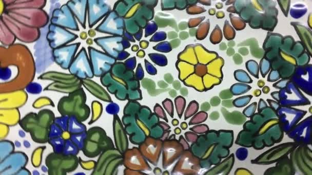Stück Traditioneller Mexikanischer Porzellanteller Rotierend — Stockvideo