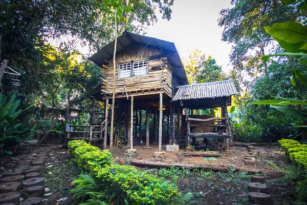 Düzlük, Tad Pha Cliff şelale Laos