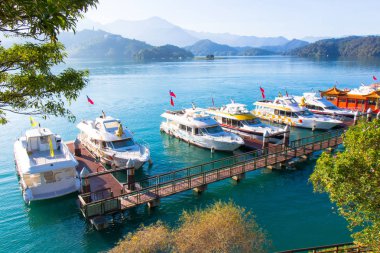 Sunrise sun moon göl Tayvan tekne ile