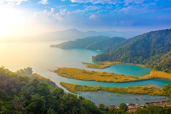 Güneş ay Gölü, Tayvan'ın havadan görünümü