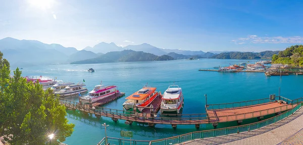 Sunrise sun moon göl Tayvan tekne ile