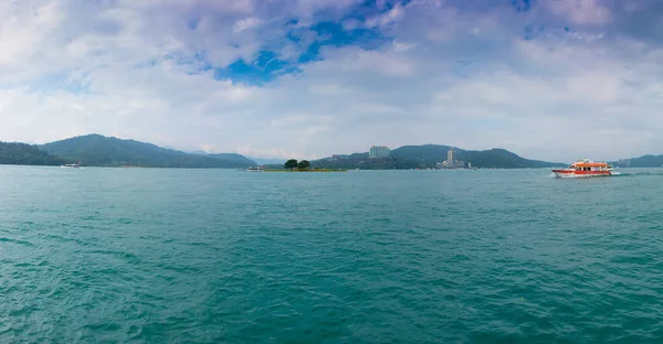 Sun Moon Lake Taichung Taiwan Nov 2017 Panorama Viw Boats — Stock Photo, Image