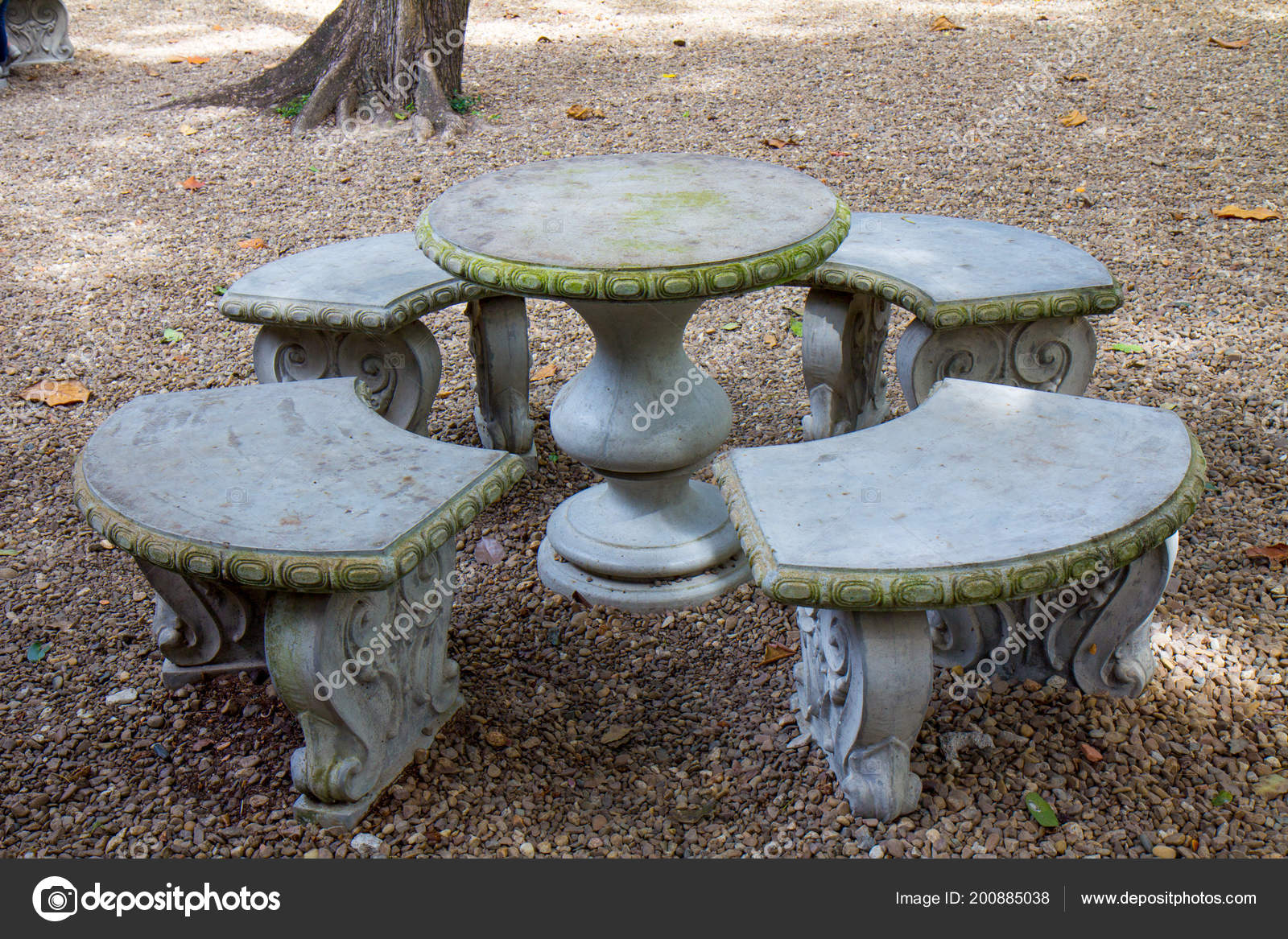 Table Rock Benches Garden Stock Photo C Suthon Th 200885038