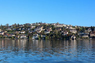 Lucerne Gölü'nde çalışan gemide güzel manzara