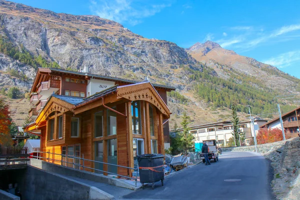 Grindelwald a aldeia turística — Fotografia de Stock