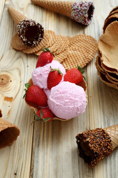 Delicious Ice Cream Handmade Kitchen Table Background — Stock Photo, Image