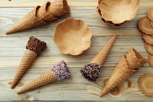 アイス クリーム コーンを提供する付属品ウェーハ ウエハ鍋 — ストック写真