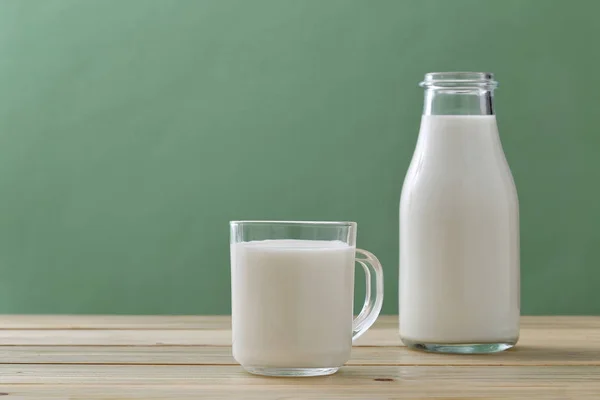 Fresh Milk Glass Jar Kitchen Table — Stock Photo, Image