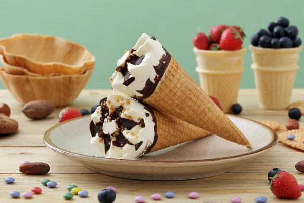 Delicious Homemade Waffle Cones Ice Cream Chocolate Topping — Stock Photo, Image