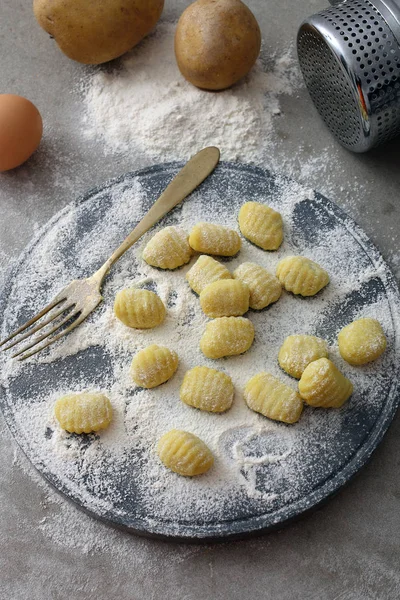 Gnocchi Olasz Kézzel Készített Szürke Háttér — Stock Fotó