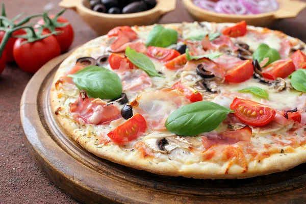Fast Food Traditional Pizza Various Flavors — Stock Photo, Image