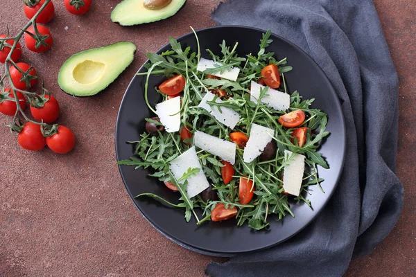 Insalata Con Rucola Pomodorini Sul Tavolo Legno — Foto Stock