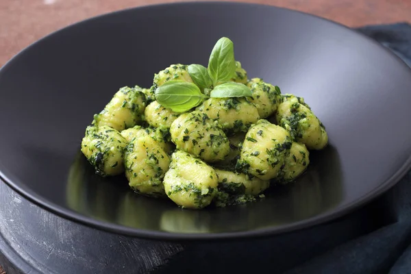Pesto Gnocchi Garlic Fresh Herbs Olive Oil Delish Homemade — Stock Photo, Image