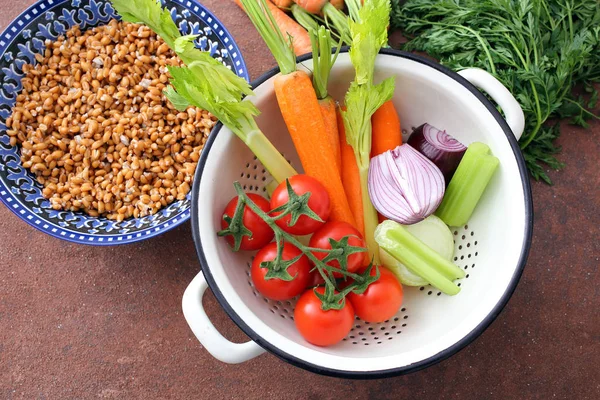 Ensalada Verduras Saludables Con Cebada Verduras Crudas —  Fotos de Stock