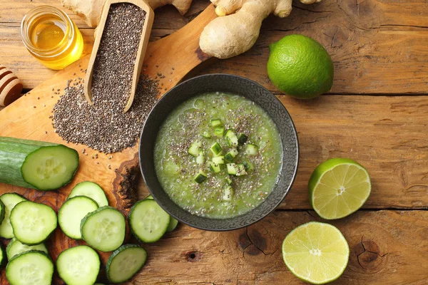 Fresh Detox Smootie Bowl Green Cucumbers Limes — Stock Photo, Image