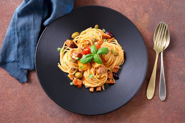 Delikat Pasta Med Kött Och Grönsaker Bordet — Stockfoto