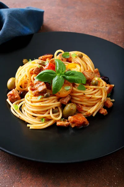 Delikat Pasta Med Kött Och Grönsaker Bordet — Stockfoto