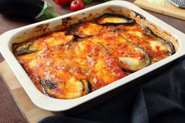 Patlıcanlı sebze güveci. 