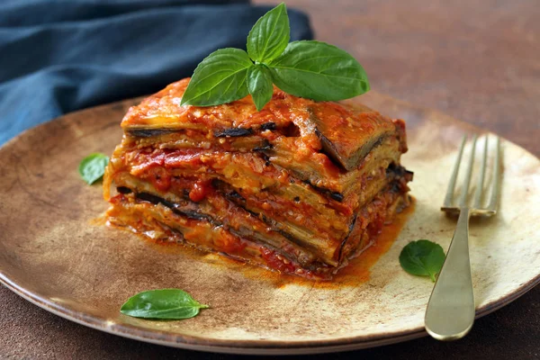 Casserolo Con Melanzane Basilico — Foto Stock