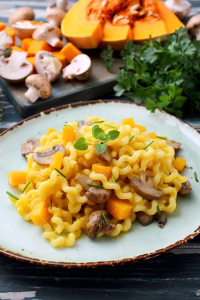 Pasta Con Champiñones Calabaza — Foto de Stock