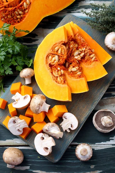 Rodajas Calabaza Con Setas —  Fotos de Stock