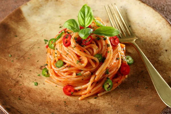 Yummy Spaghetti Basil Top Pepper Pieces — Stock Photo, Image