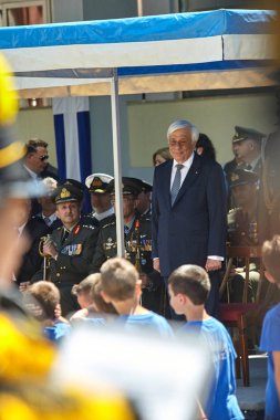 Alexandroupoli, Yunanistan-Mayıs 14, 2018:Greek Başkan Prokopis Pavlopoulos. Selebration Dedeağaç Bağımsızlık günü geçit.  
