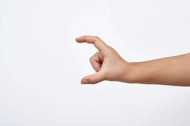 Çocuk el büyük boy işaretleri gösteriyor.