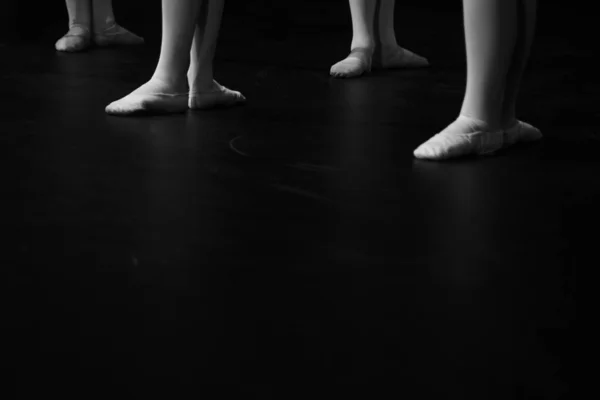Vértes Lábak Ballerinas Teljesítmény Balett Táncosok — Stock Fotó
