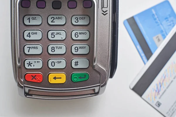 Zahlungsterminal Und Kreditkarte Als Hintergrund — Stockfoto